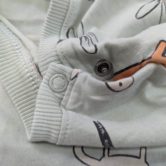 2/$20. 🦕Dino shirt. Light green/blue colour. H&M. 2T. Excellent condition. - Picture 4 of 4